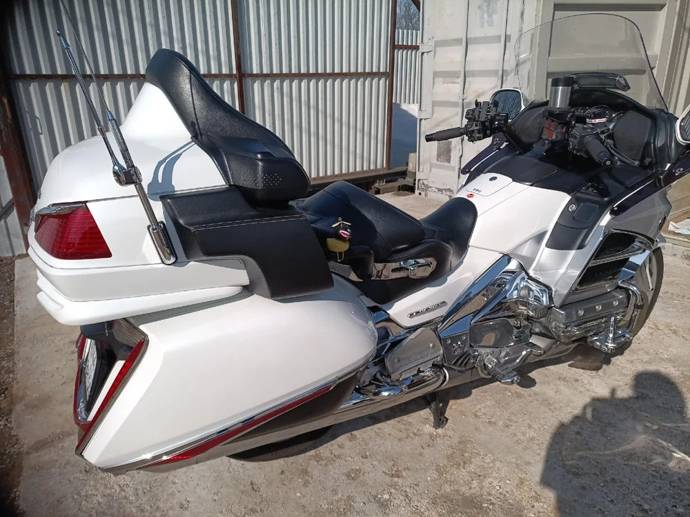 Aрeндa мотoциклa Hоndа GL 1800 GОLD WING
